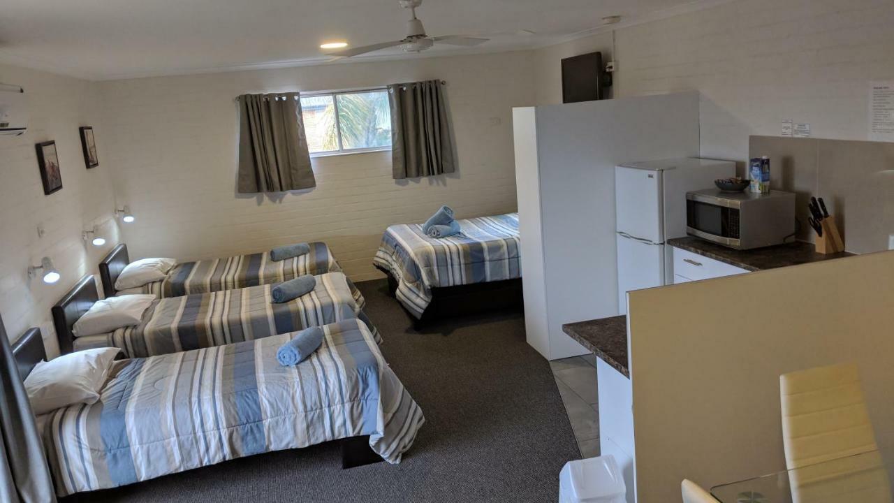Harrington Village Motel Manning Point Exteriér fotografie